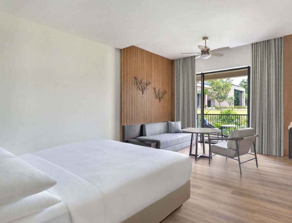 Premier Room Resort View with Balcony - View 1